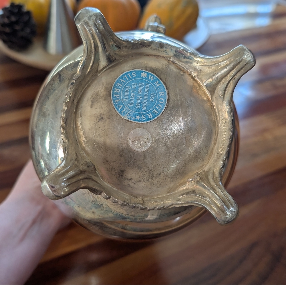 W.M. ROGERS silver Plated Pitcher - Picture 3 of 5